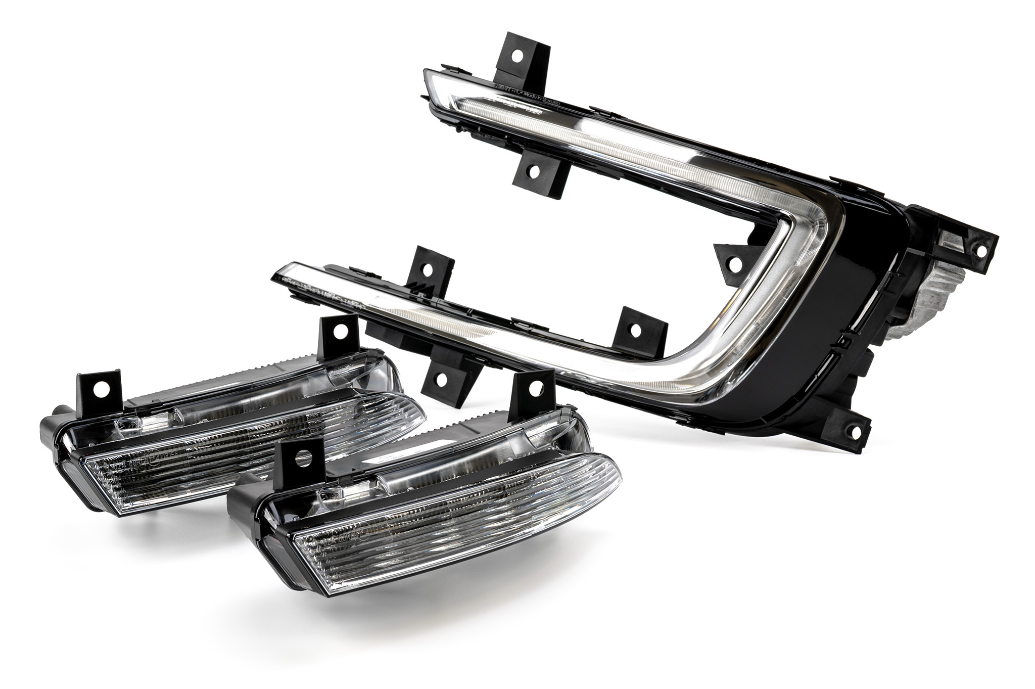 „PREXAparts Tagfahrleuchten-Set für Fahrzeuge, bestehend aus mehreren klaren LED-Leuchteinheiten mit schwarzen Halterungen, geeignet für den professionellen B2B-Einsatz im Kfz-Ersatzteilhandel.“